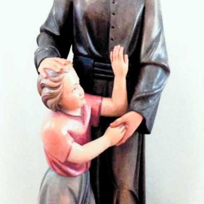 Statua lignea eseguita nel 2024 dallo scultore Raphael Demetz – Chiesa parrocchiale di S. Osvaldo, Udine.
